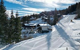 Chalet Heinrich Ski-In Ski-Out Nassfeld